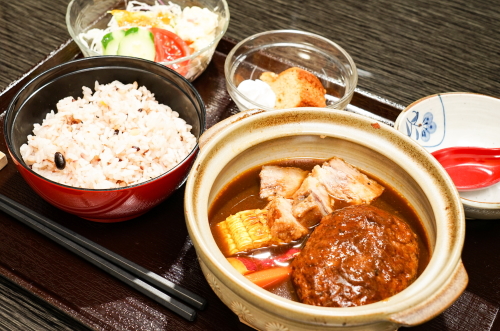 ビーフシチュー煮込ハンバーグ コンビ